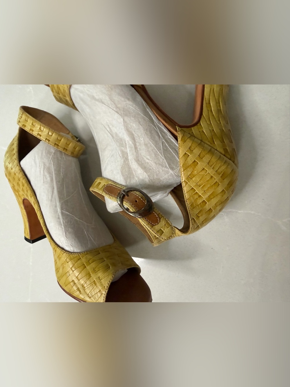 John Fluevog Miracles Marvel Yellow Woven Leather Peep Toe Heels Size 9 - Picture 7 of 15